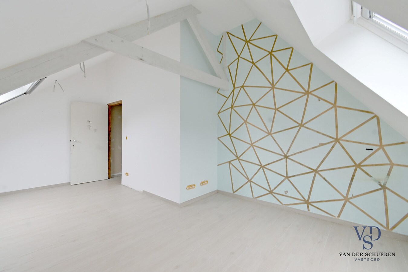 Degelijke, goed gelegen woning. 