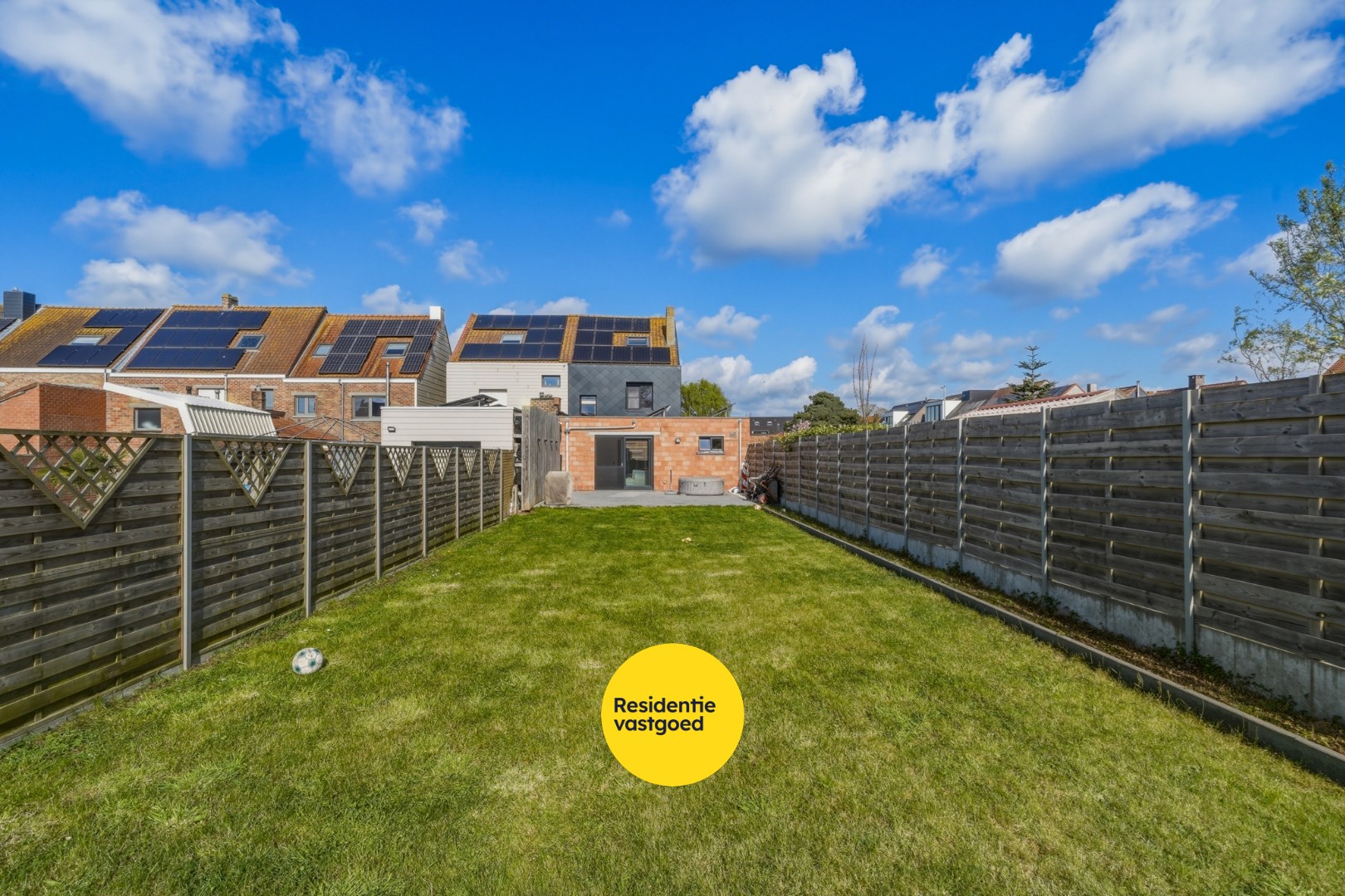 Verrassend ruime gezinswoning met zonnige tuin in Oudenburg 