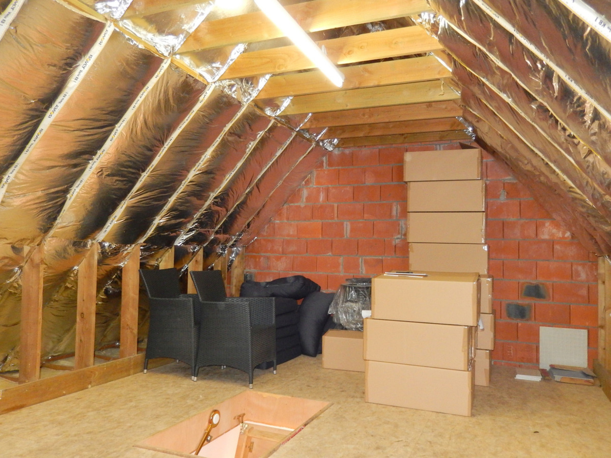 Recente rijwoning met garagebox te huur te Zandvoorde 