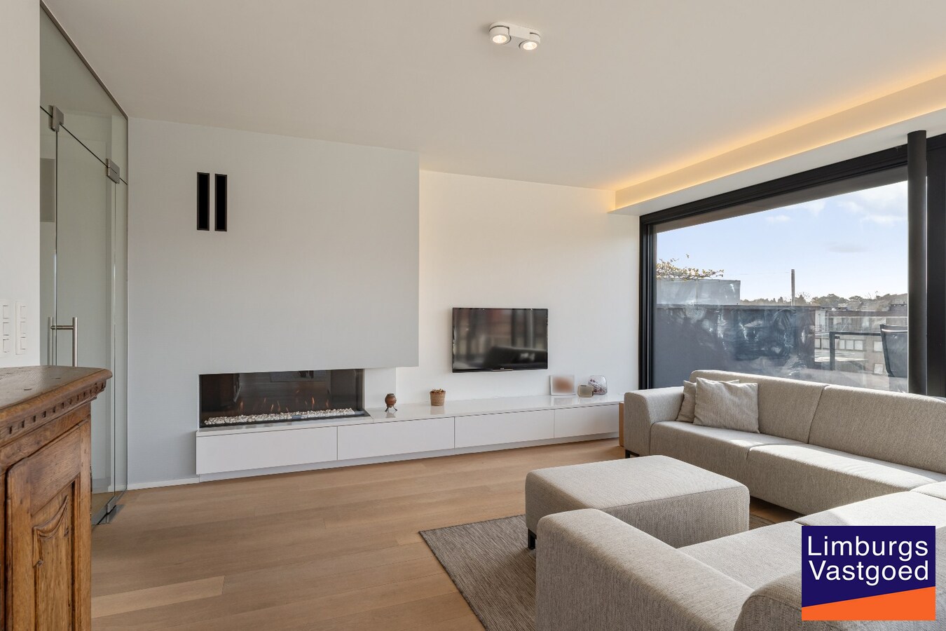 Exclusief penthouse met ruim terras, 2 slpk, dubbele autostaanplaats, centrum Genk 