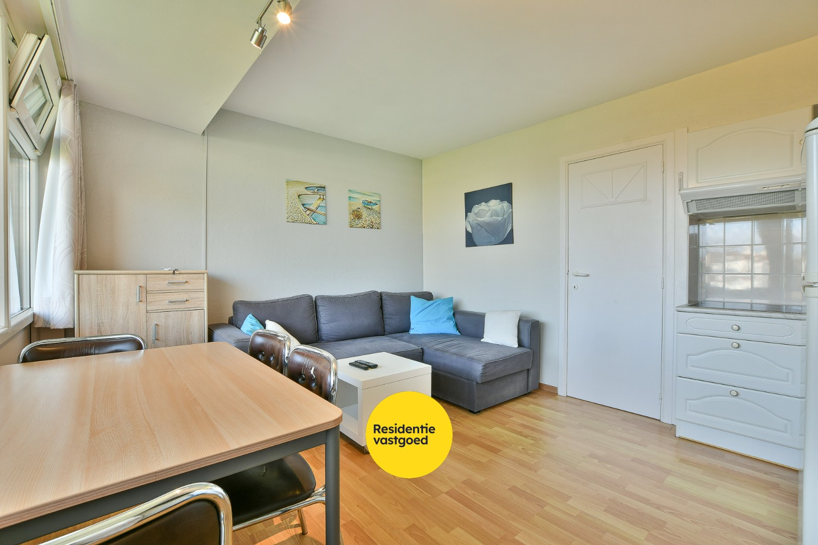 Eénslaapkamerappartement met terras, vlakbij strand en zee! 