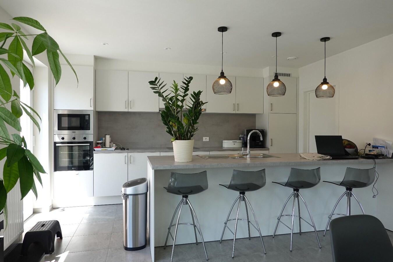 Prachtige halfopen nieuwbouwwoning met inpandige garage en zuidgerichte tuin 