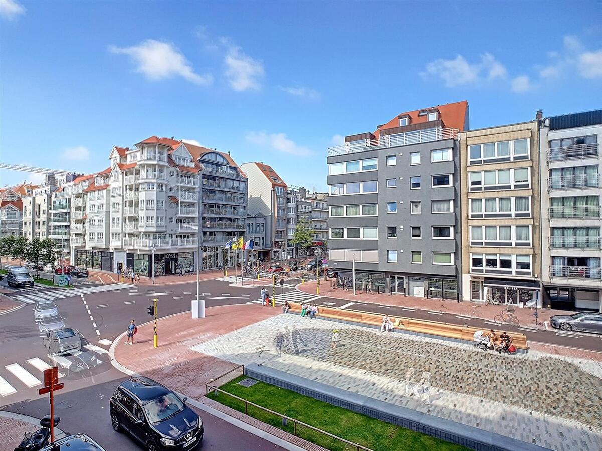 Appartement met open zicht over het vernieuwde Burg. Frans Desmidtplein - Knokke 
