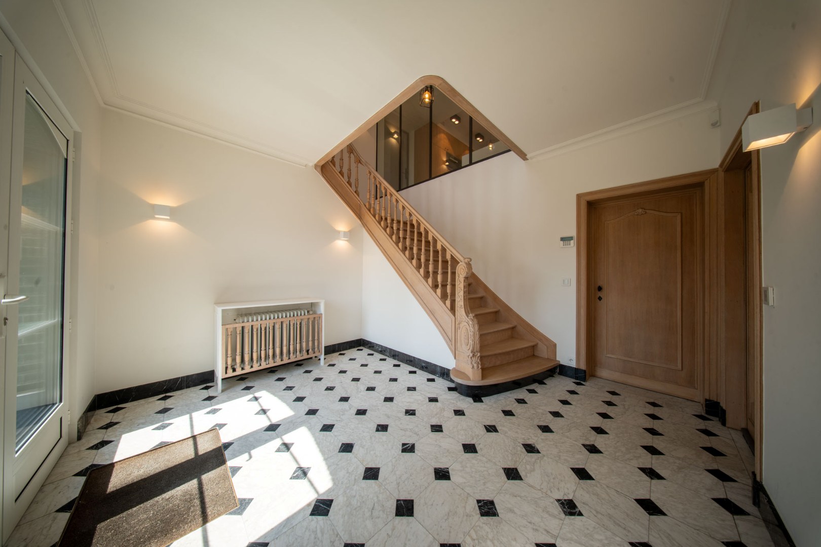 Statige villa met tal van mogelijkheden op een boogscheut centrum Waregem 