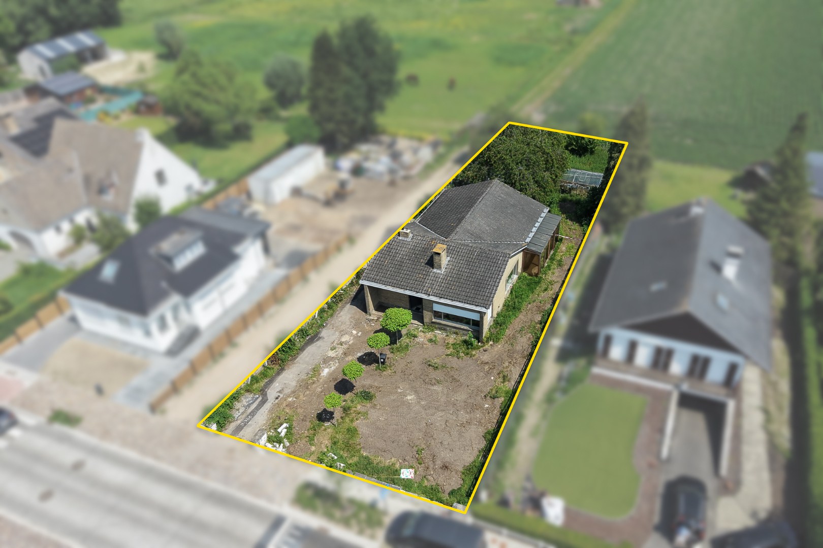 Bungalow op 959 m² met open zicht te Sijsele (Damme) 