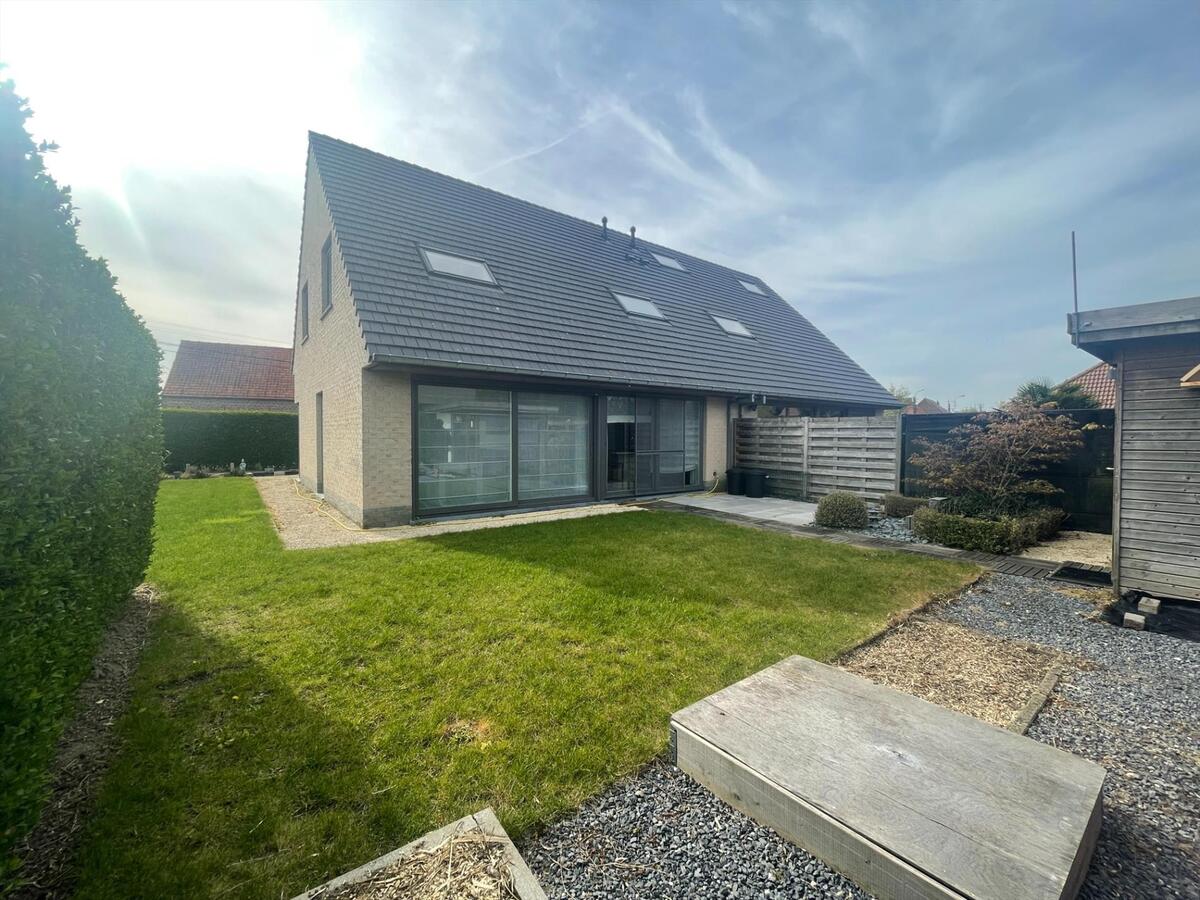 Instapklare woning met 3 slaapkamers en garage te Koekelare 