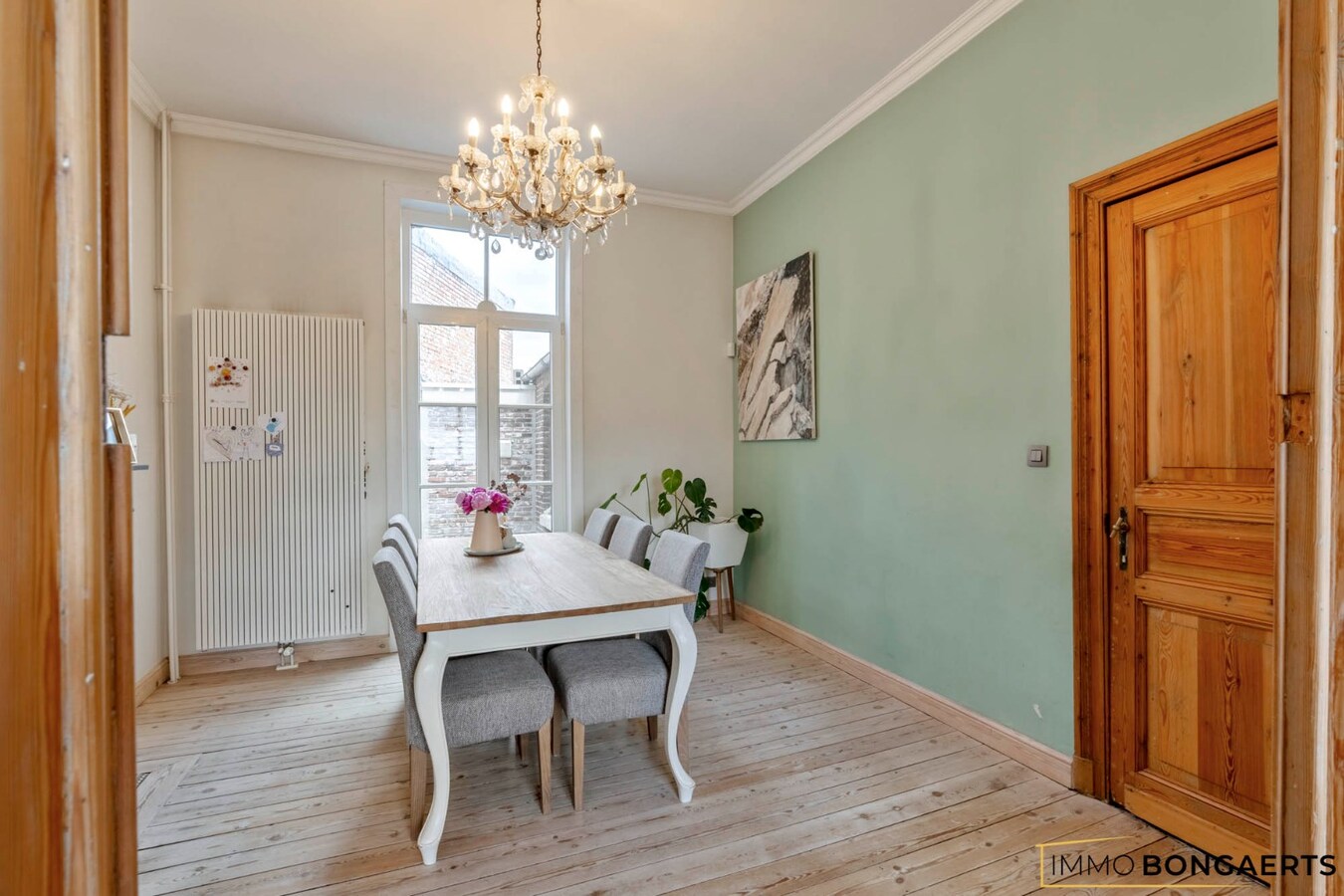 Karaktervolle woning met 4 slaapkamers, tuin en garage. 