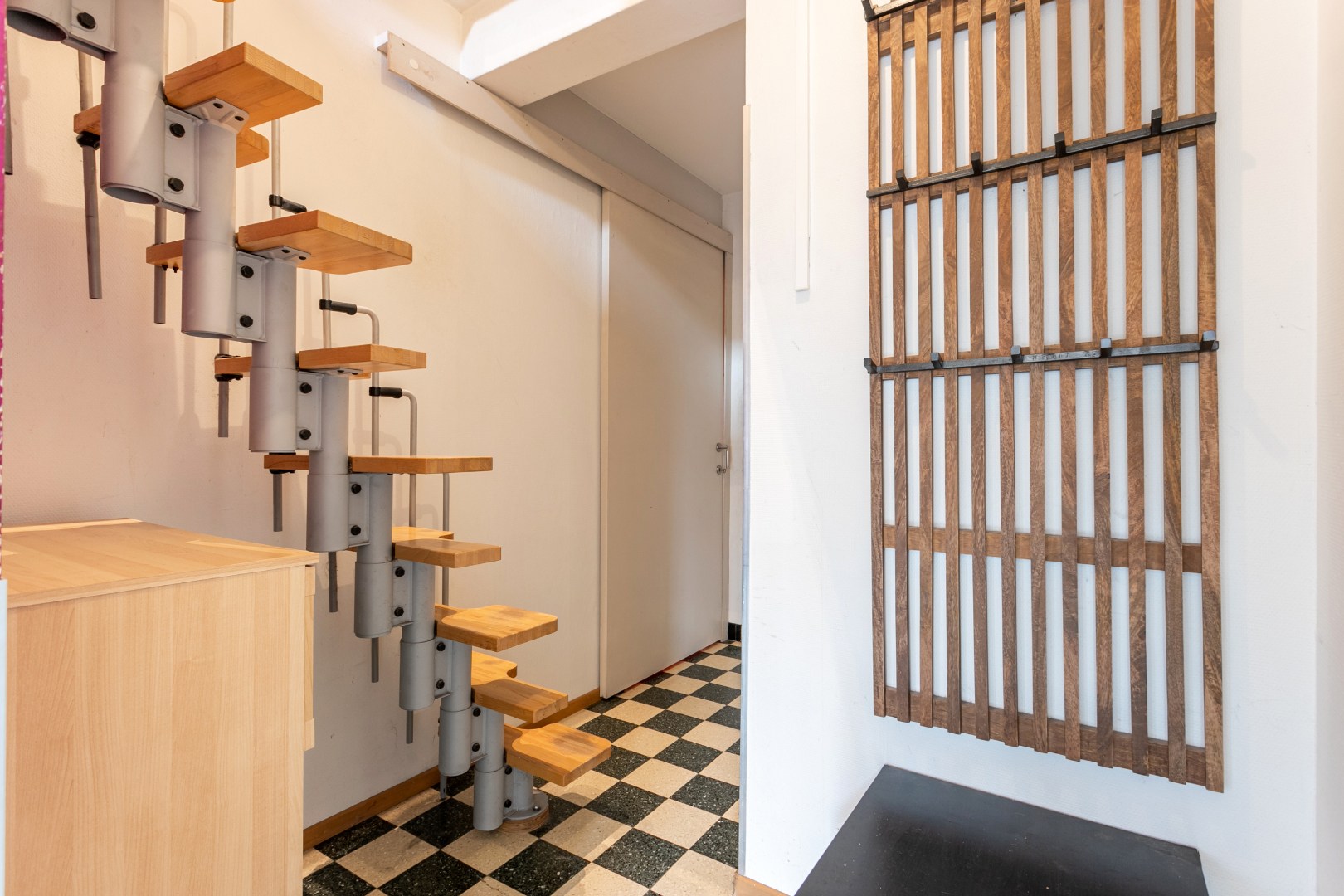 App 200m² met 3 slpks, terras en autostaanplaats te Halle 