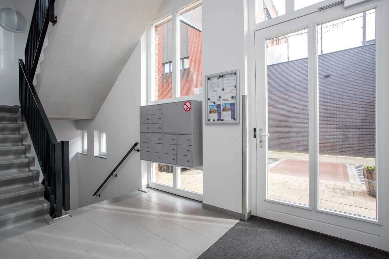 Zeer fraai 3-kamerappartement op de tweede verdieping van appartementencomplex ‘De Smis’. 