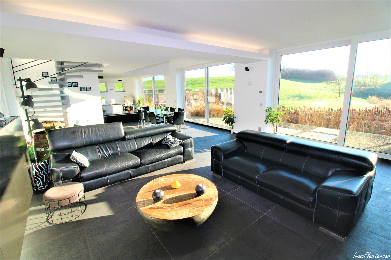 Magnifique maison avec grande annexe et prés sur environ 2ha à Biévène (Brabant Flamand) 