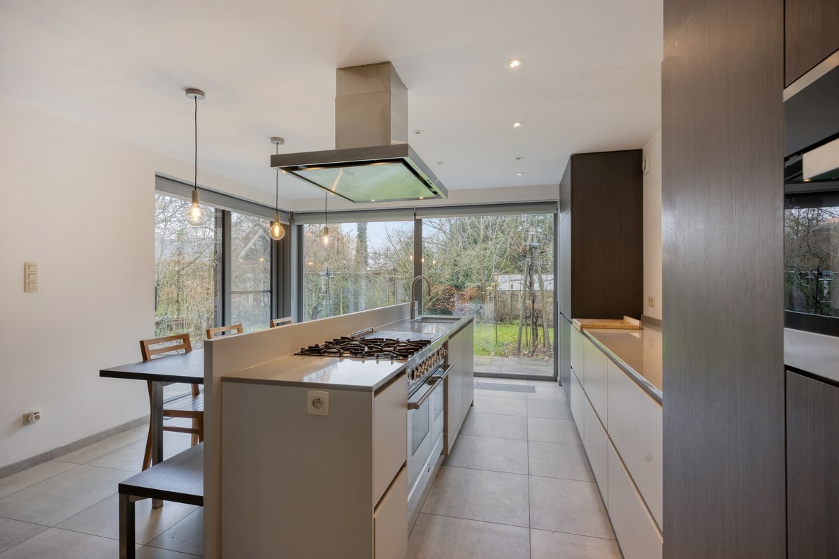 Ruime gerenoveerde villa met 5 slaapkamers en 2 badkamers, tuin en garage in Kessel-Lo, EPC-waarde 285 kWh/m² 