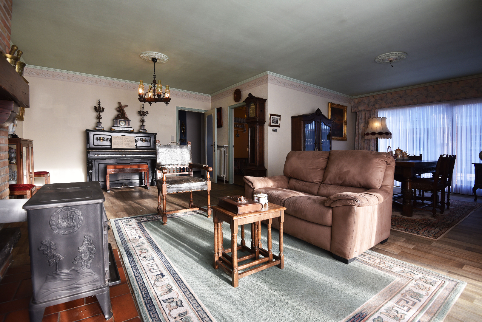 Te renoveren HoB met 3 slpks, tuin met zicht op weilanden te Adegem 