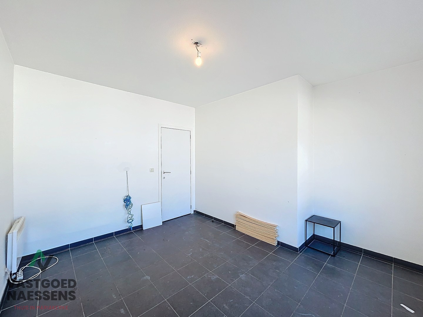 Prêt à emménager, appartement d'une chambre dans un quartier résidentiel calme. 
