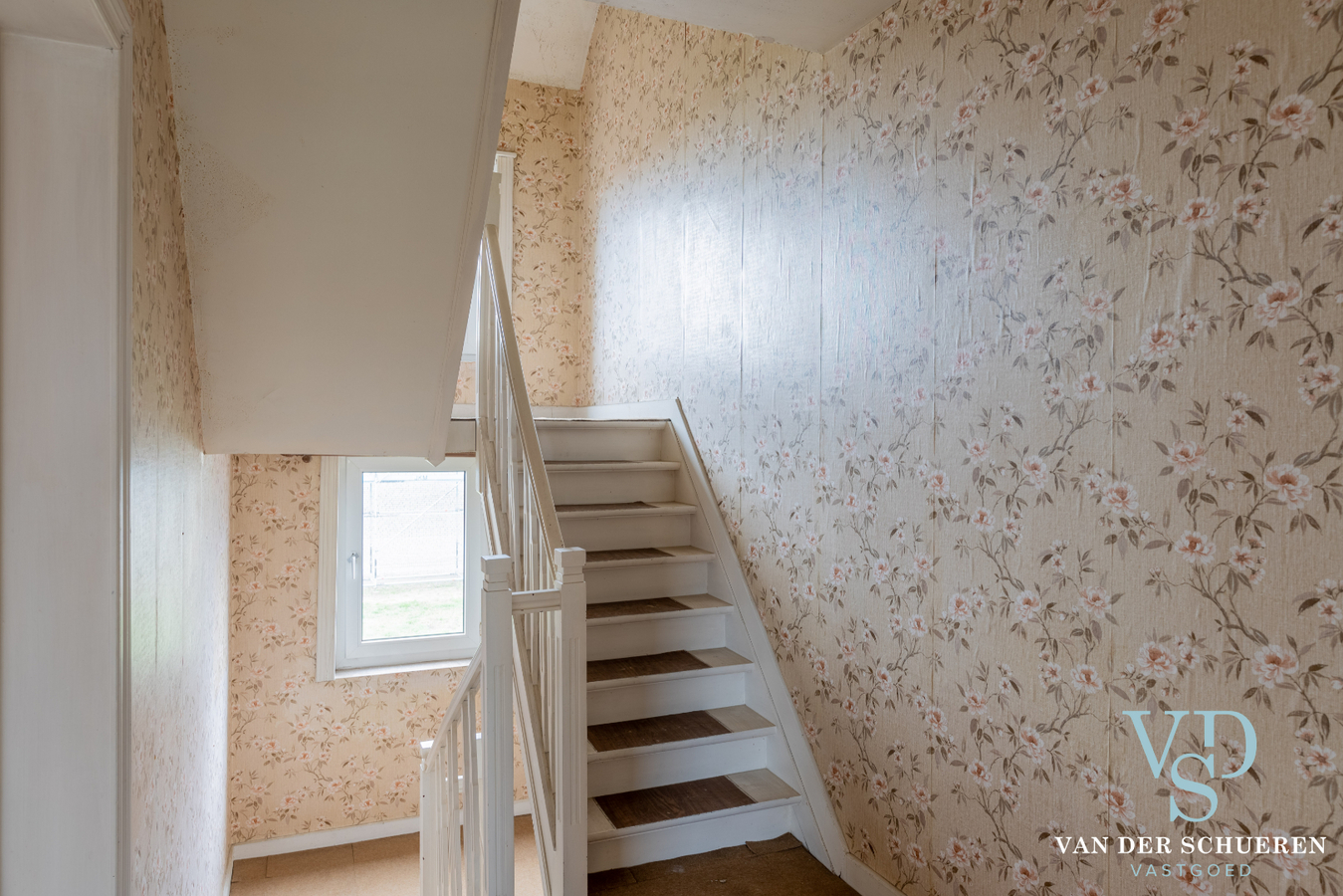 Statige herenwoning met potentieel ! 