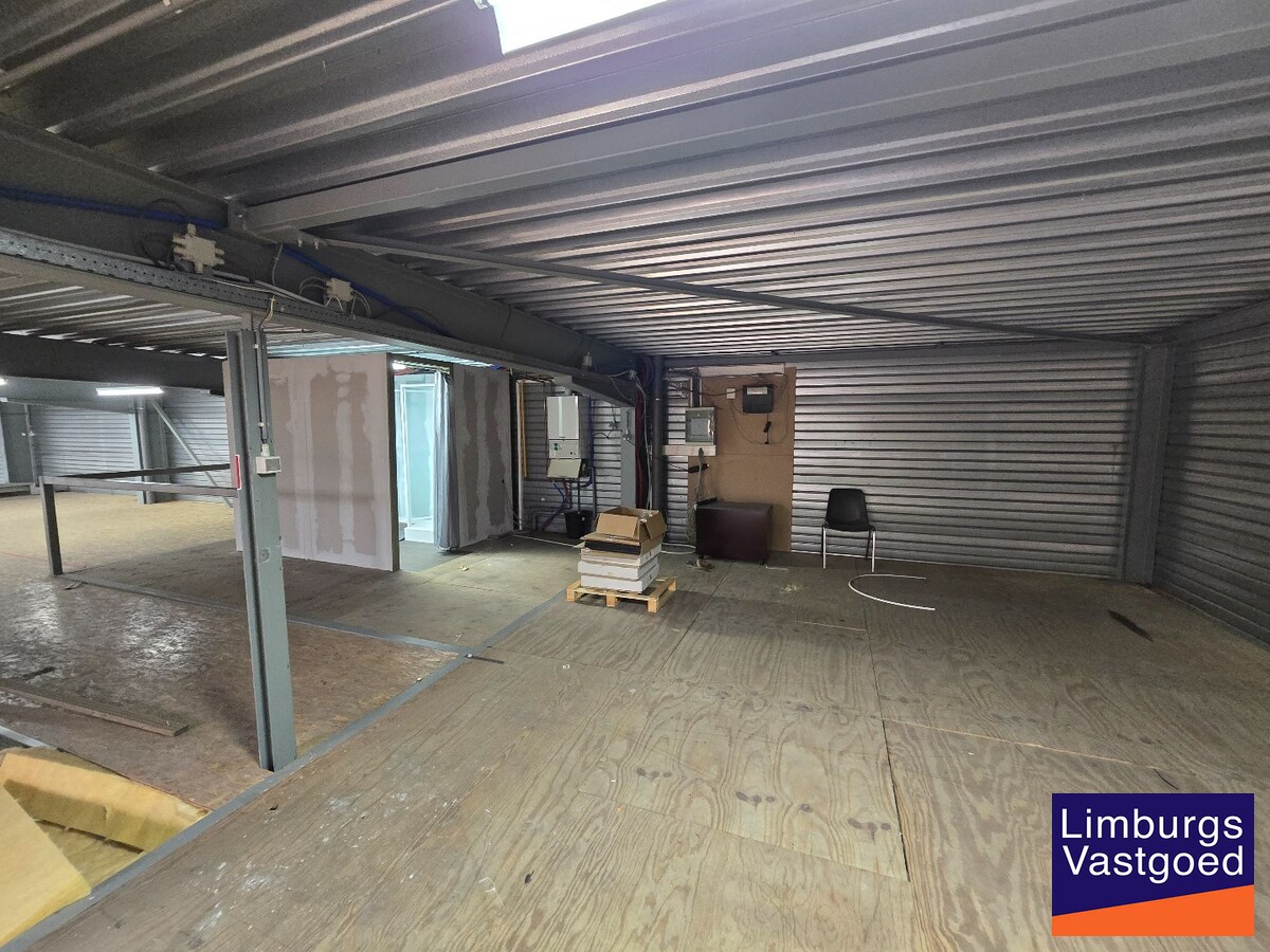 Bedrijfsgebouw - groot 831m² - centraal gelegen op het industrieterrein 