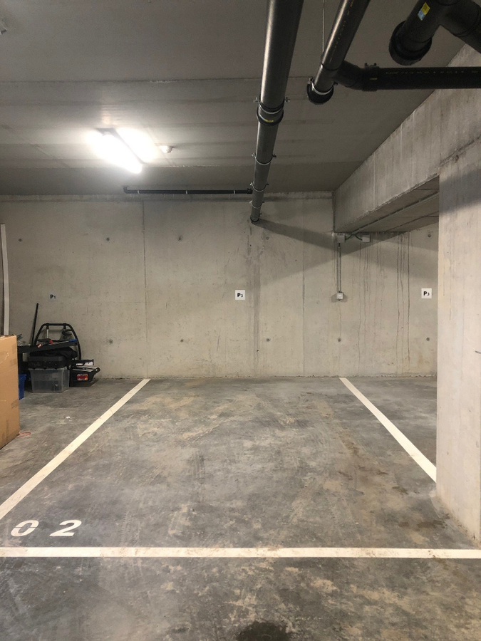 Prachtig nieuwbouwappartement  (geen vaste kosten; met ondergrondse staanplaats voorzien van oplaadmogelijkheid voor elektrische wagen). 