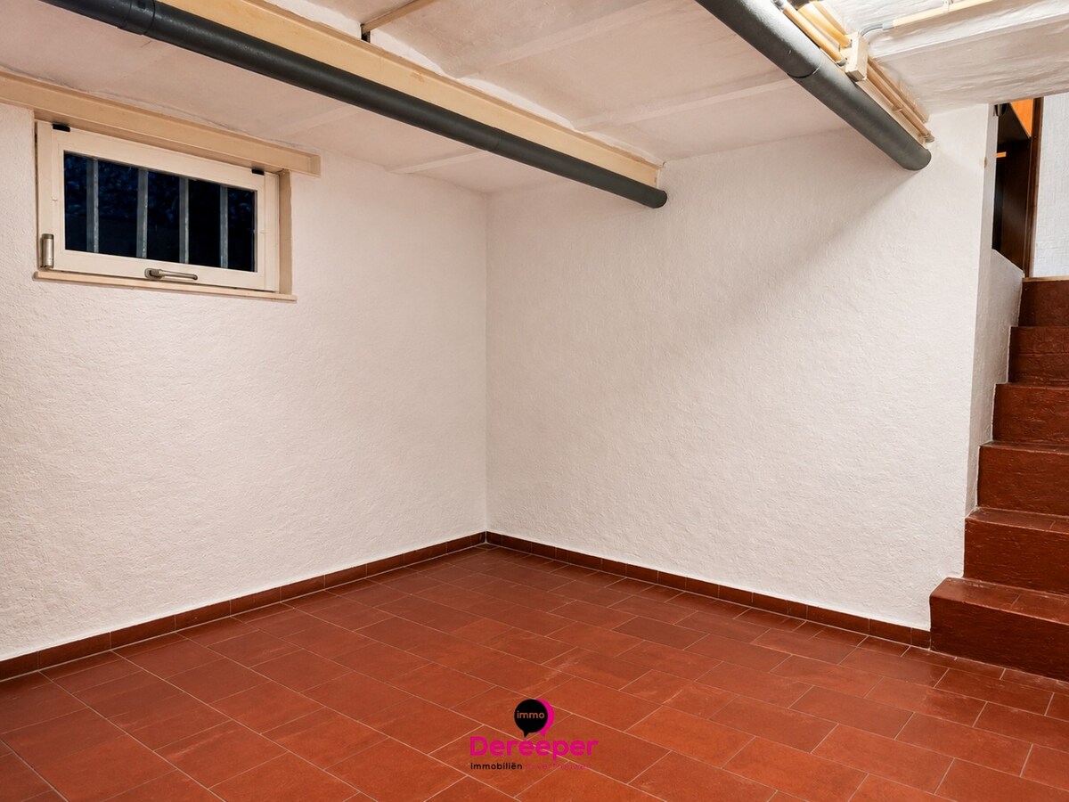 Te renoveren bungalow op ruim perceel van 678 m² 
