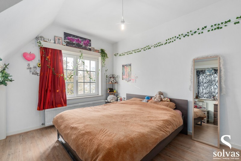 Prachtige open bebouwing met tuin, terras, garage en 4 slaapkamers in Lotenhulle 