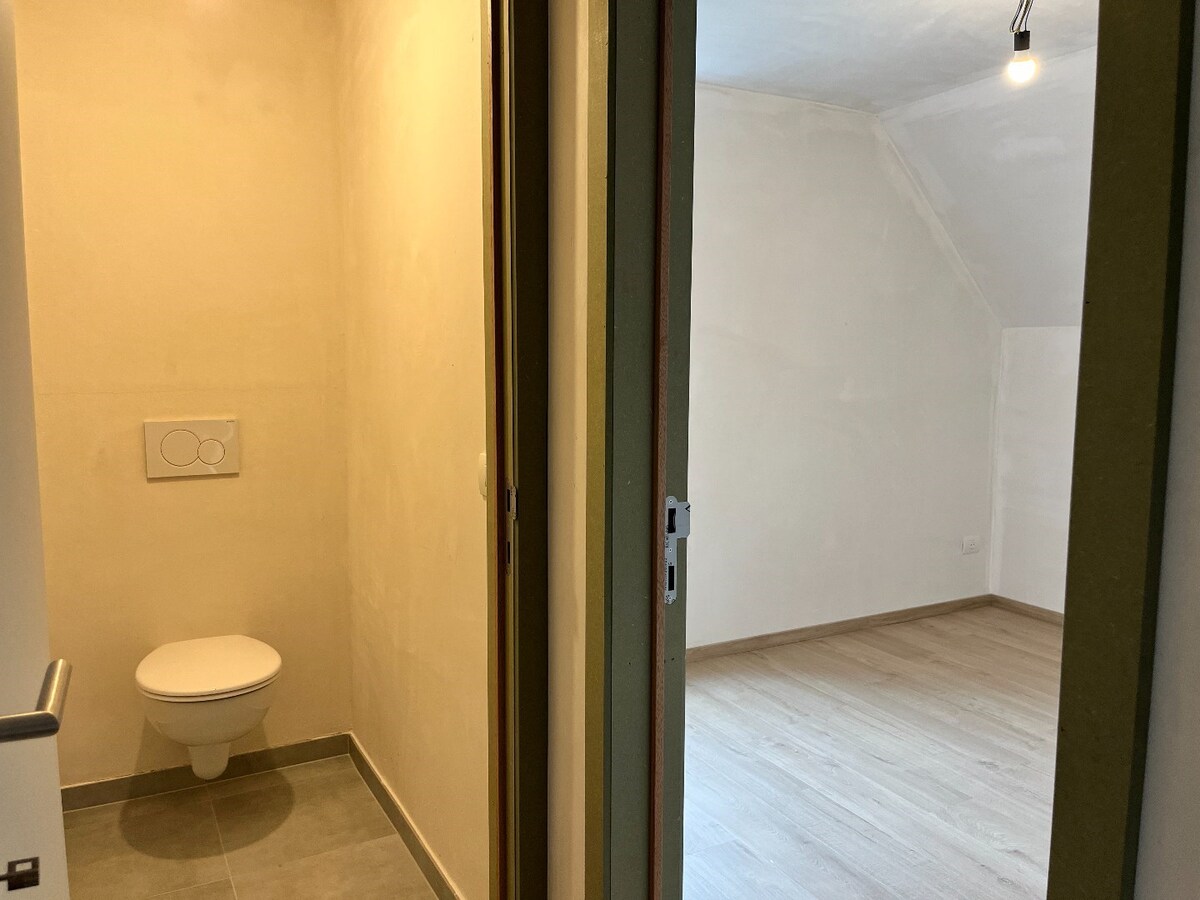 Instapklare nieuwbouwwoning met carport te Langemark 