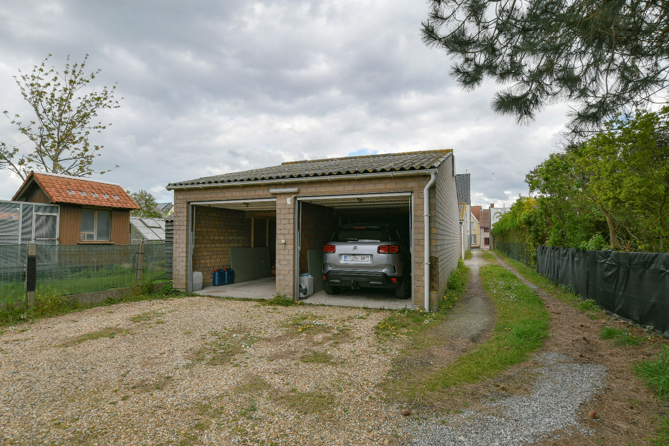 Verkocht garage box - De Haan