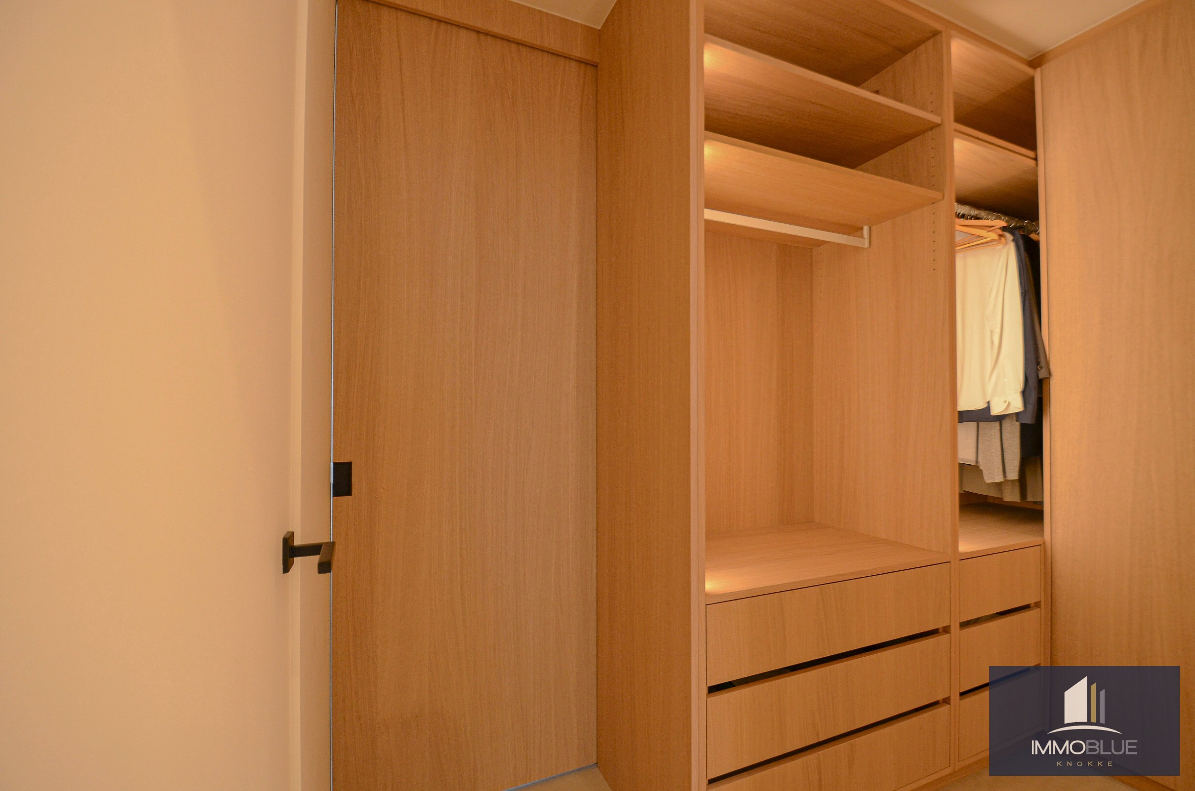 Stijlvol appartement met een open zicht gelegen nabij de Dumortierlaan. 