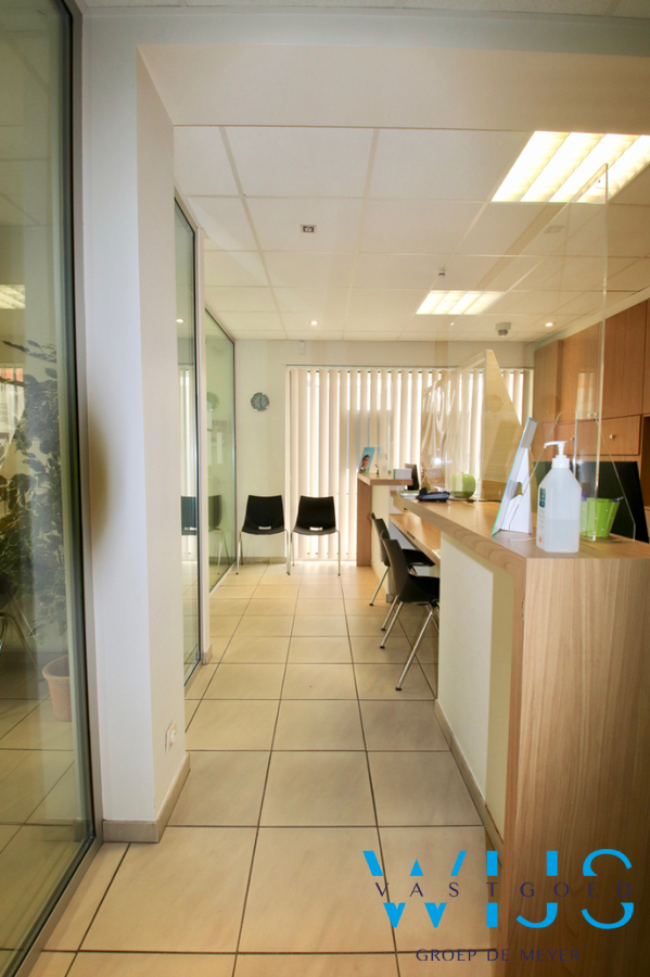 Zeer goed gelegen kantoor te CENTRUM ERTVELDE ! 