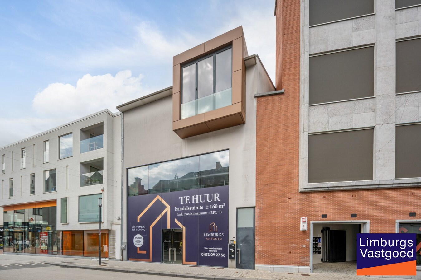 Handelspand, 150m², met 1-slaapkamerappartement op topligging in het centrum 