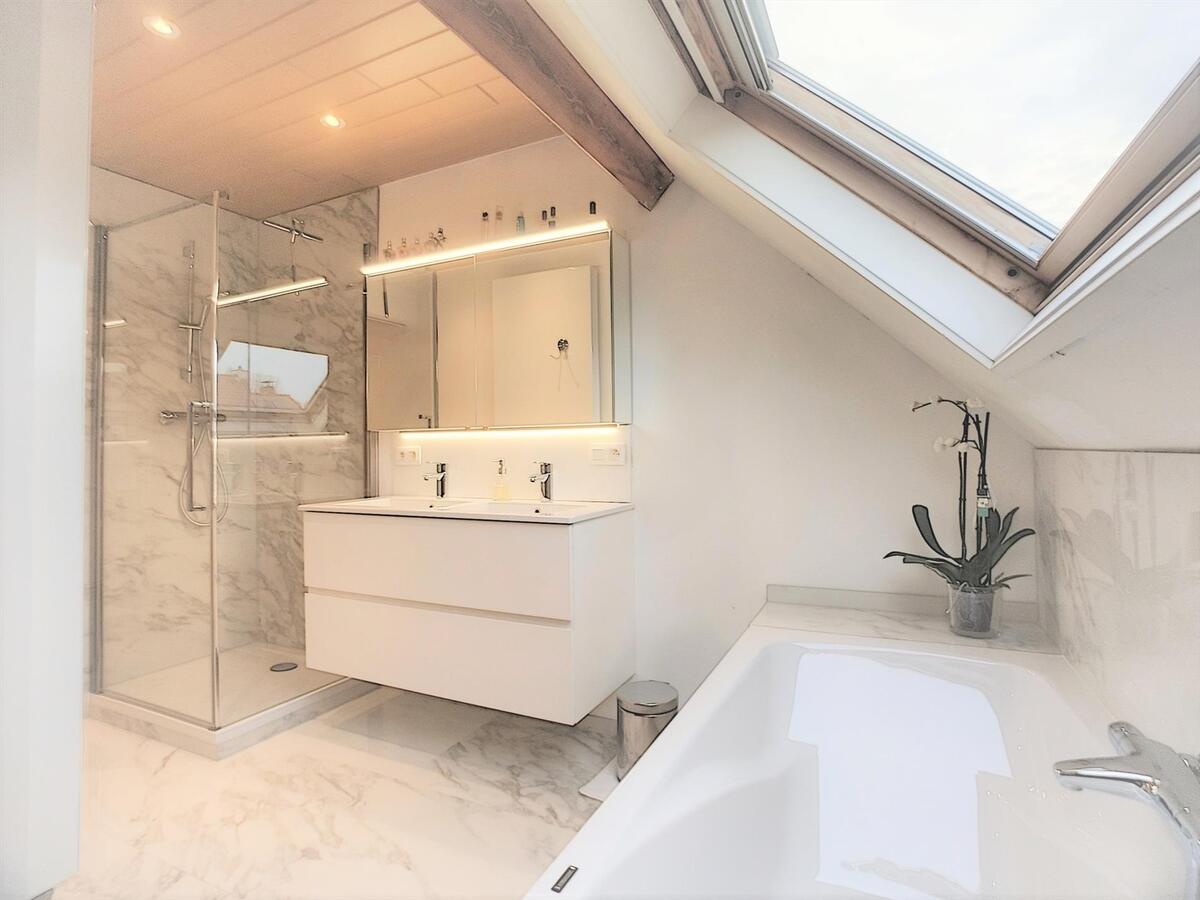 Kwalitatieve duplex op centrale ligging - Heist 