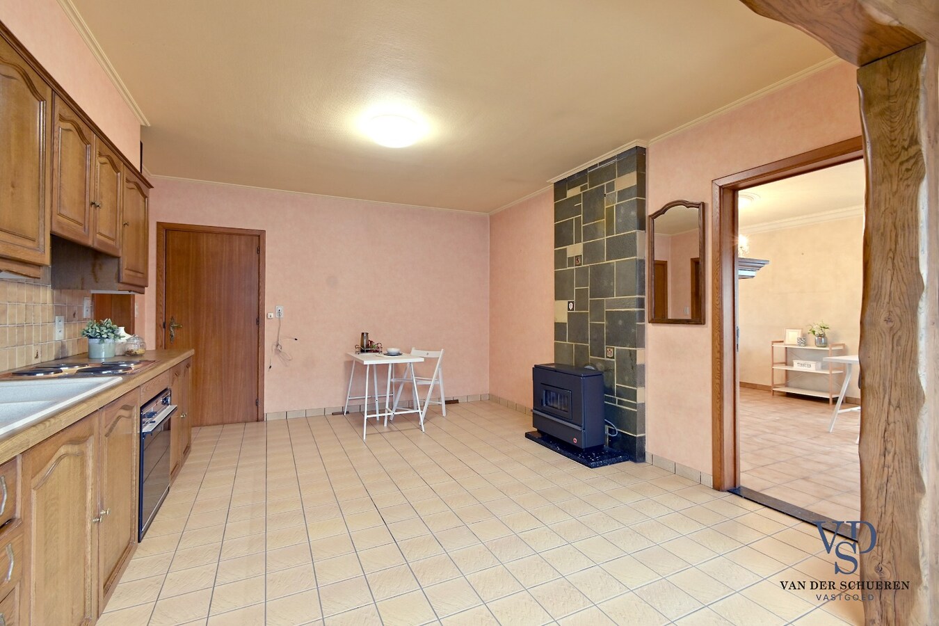 Bungalowwoning met afzonderlijke loods 