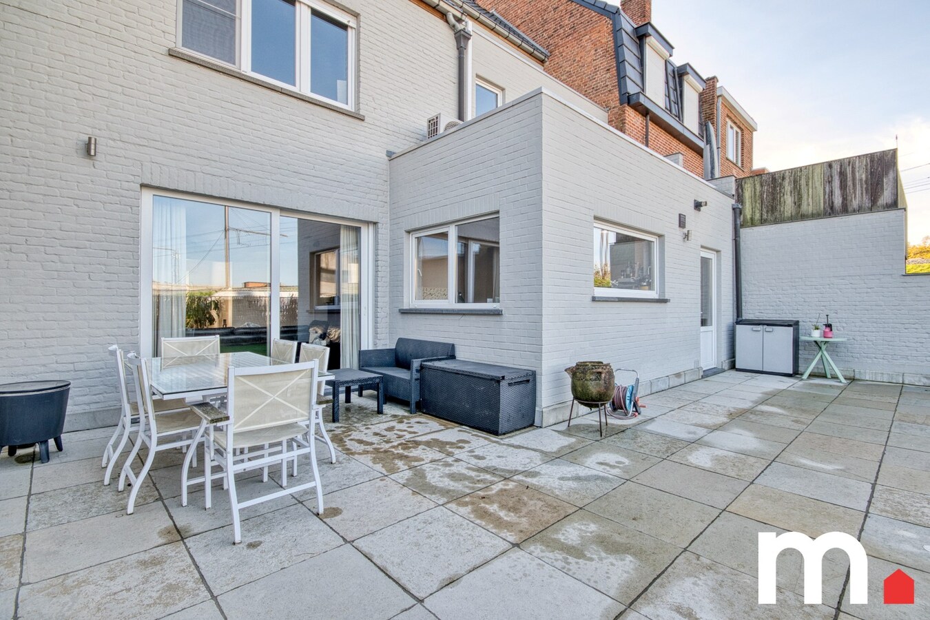 Centraal gelegen, instapklare woning met praktijkruimte én EPC B  te Kortrijk ! 