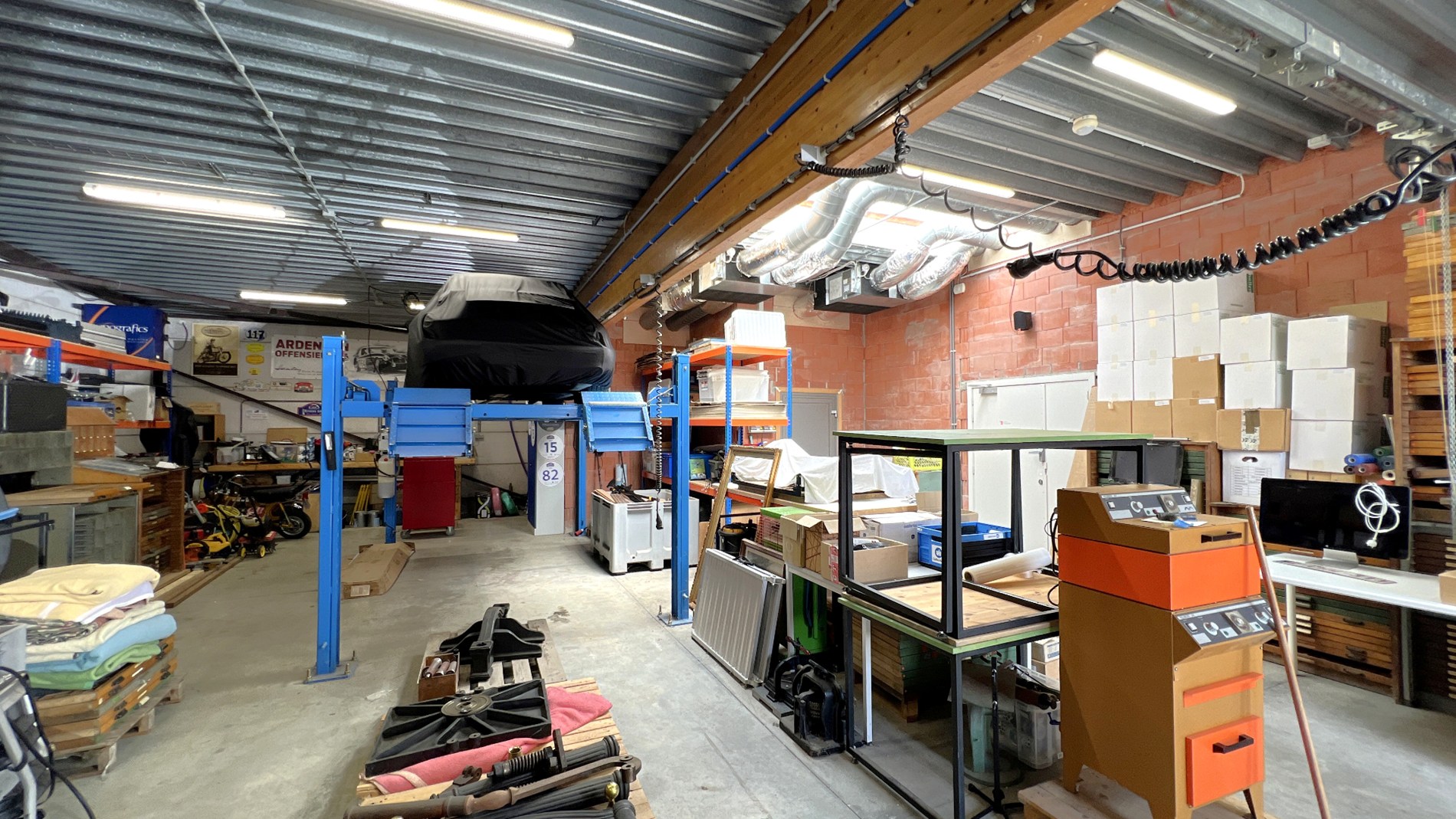 Bedrijfspand te koop in industriezone Zwaarveld te Hamme