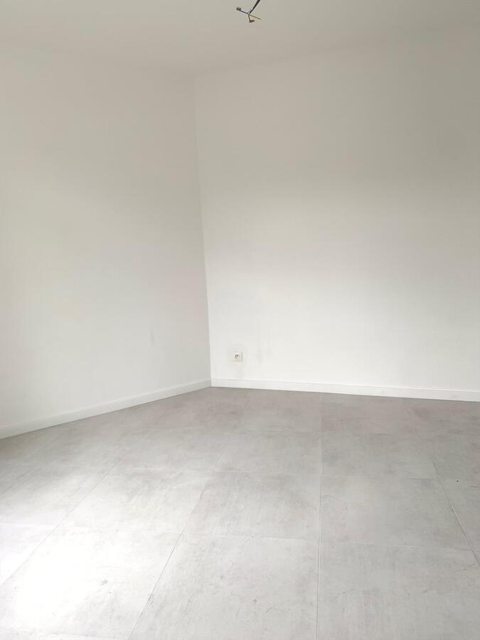 UNIEK GELIJKVLOERS APPARTEMENT IN MAGNIFIEKE WOONRESIDENTIE PAL IN CENTRUM OOSTENDE 