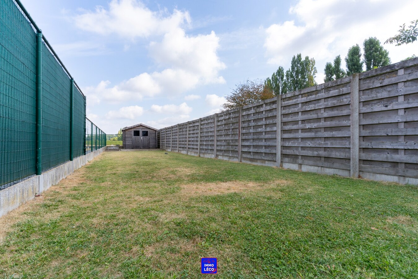 Maison rénovée idéalement située, au calme, avec jardin, un véritable COUP DE CŒUR ! 