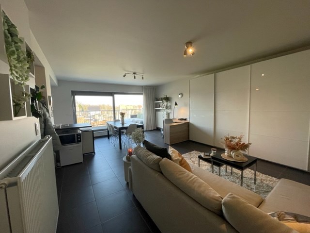 Dakappartement met 1 slaapkamer en groot terras in Geel 