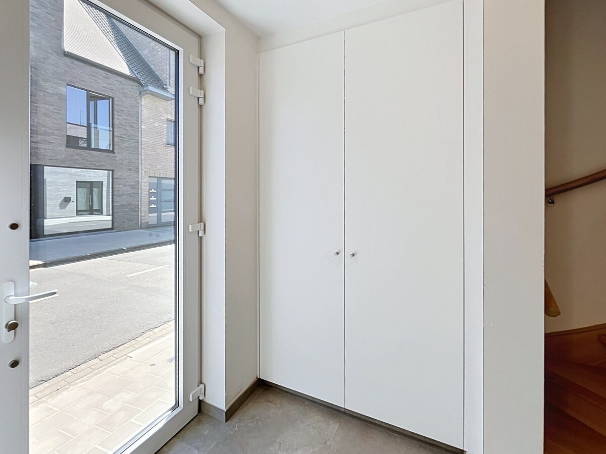 Nieuwbouwwonining met 4 slaapkamers in hartje Aalter op toplocatie. 