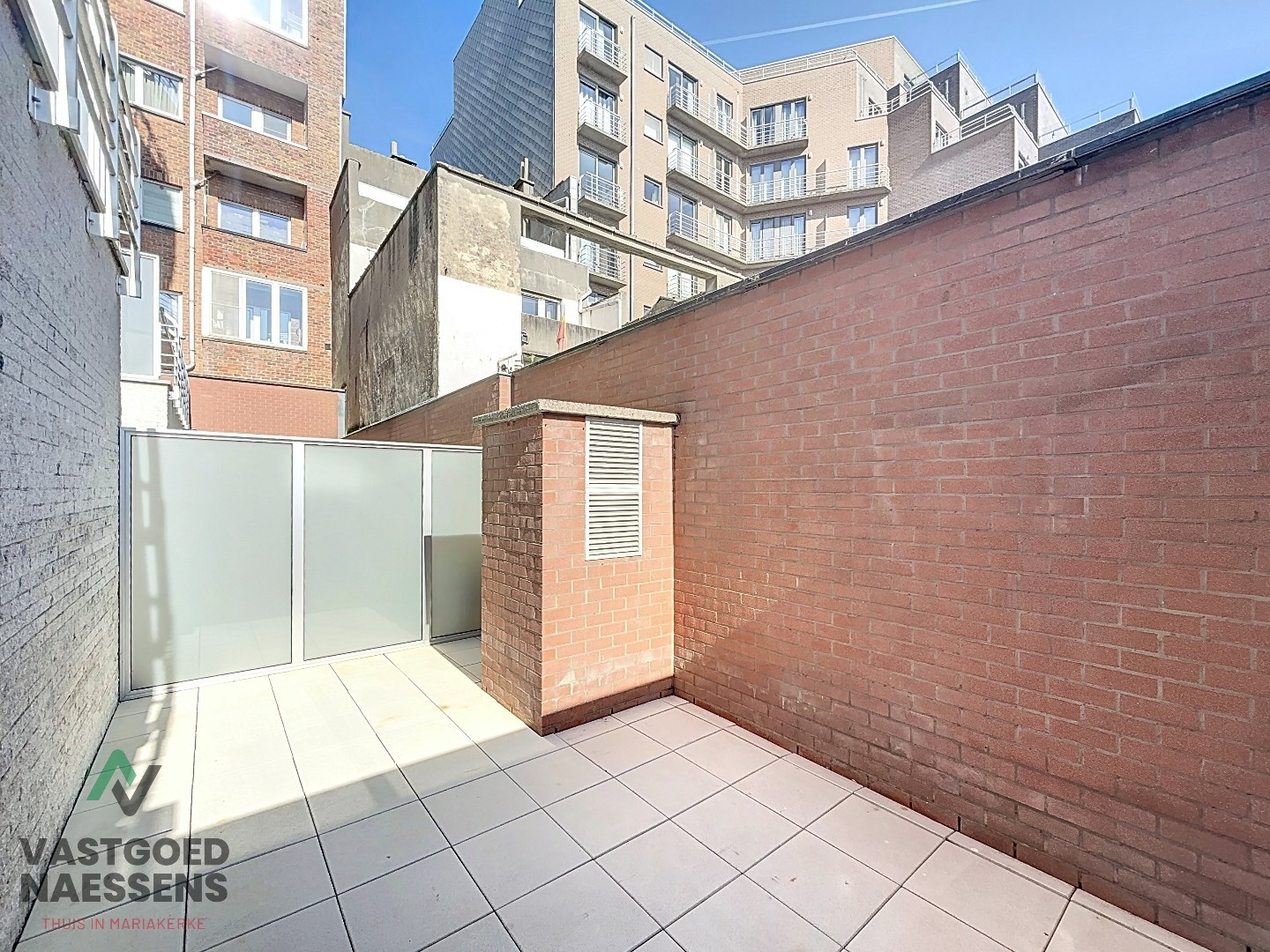 1 SLPK APP MET 2 TERRASSEN VLAKBIJ ZEEDIJK 