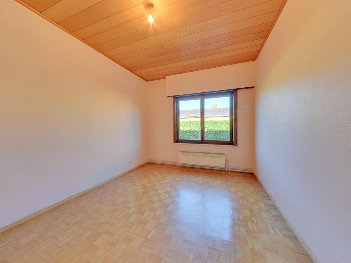 Uitstekend gelegen villa in bungalowstijl 