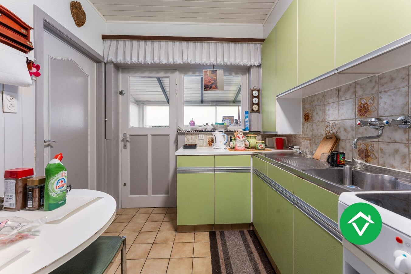 Ruime gezinswoning met vier slaapkamers en werkruimte te Kortemark 