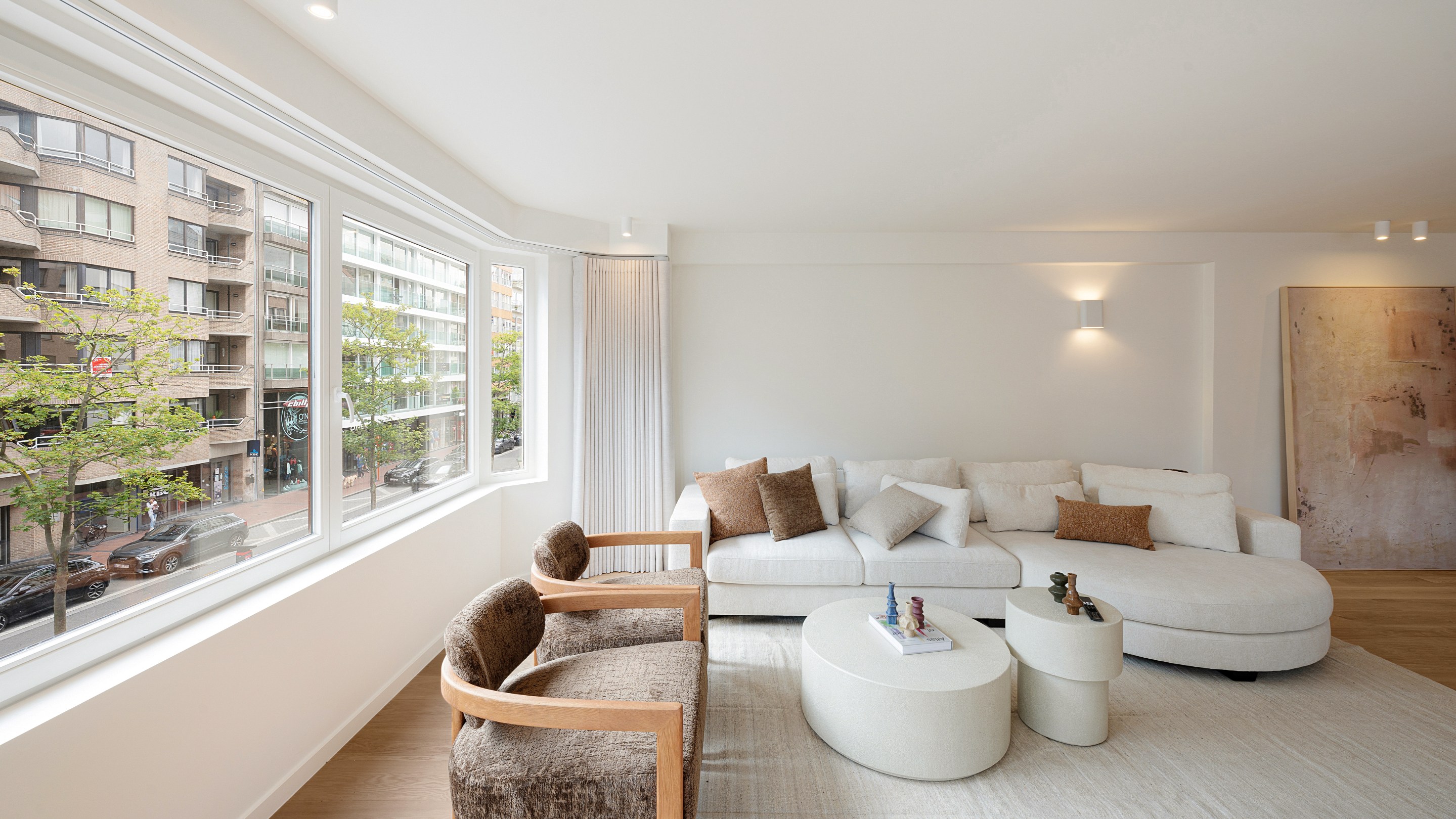 Stijlvol gerenoveerd hoekappartement met 3 slaapkamers in hartje Knokke. 