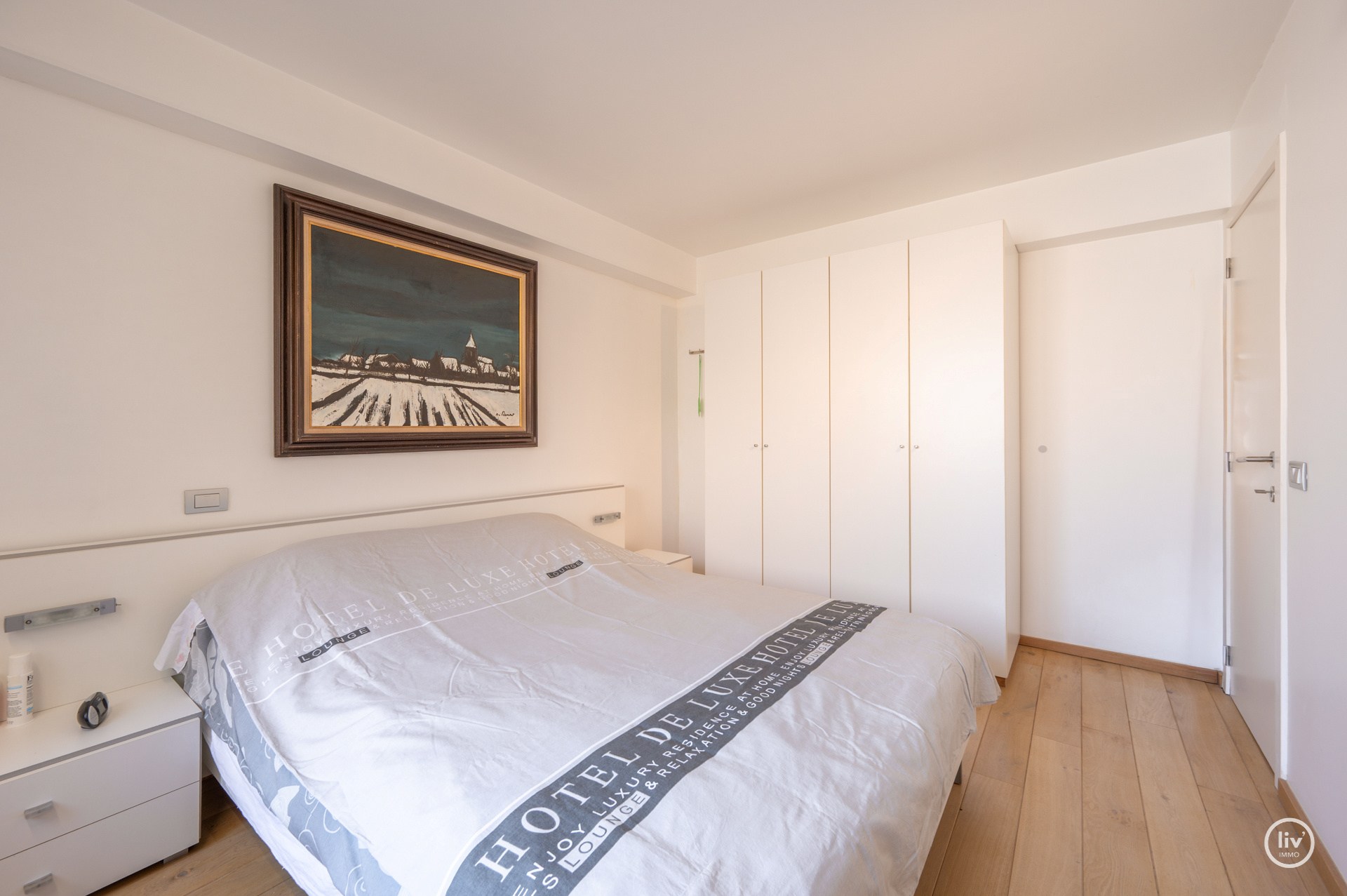Instapklaar 2-slaapkamerappartement  gelegen te Piers de Raveschootlaan, vlakbij de Lippenslaan. 