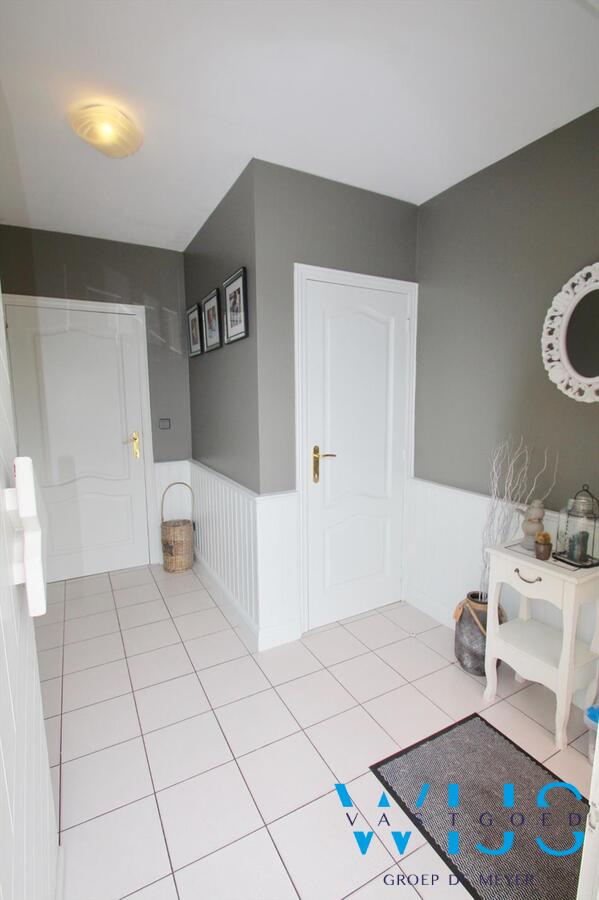 Gezellig &amp; ruim woonhuis in een zeer aangename wijk te Ertvelde ! 