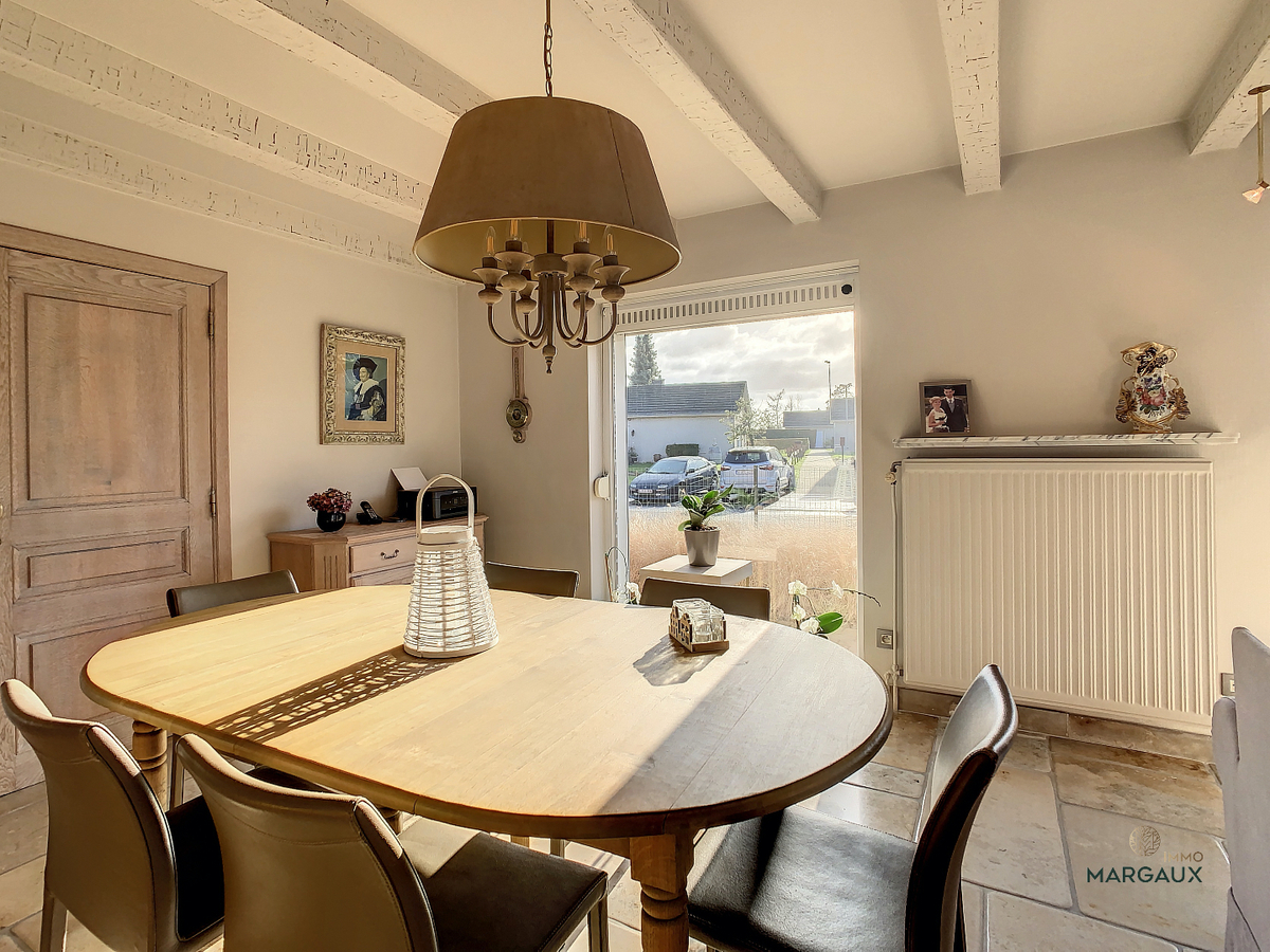 Instapklare halfopen bebouwing in rustige straat 