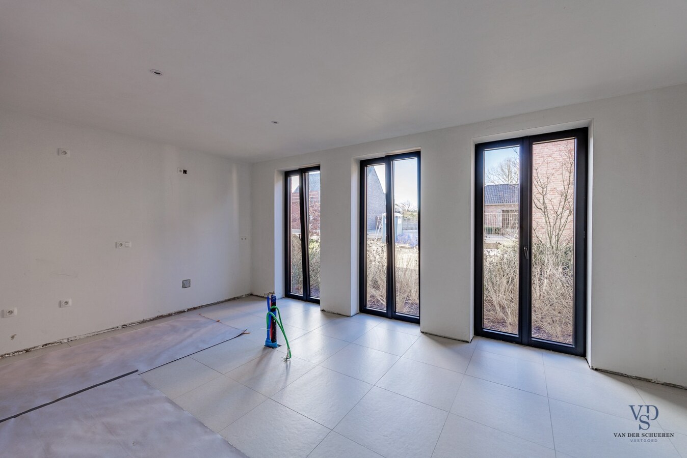 Landelijke nieuwbouwwoning in hartje Dikkelvenne. 