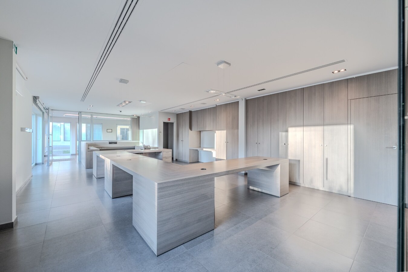 Standingvol handelspand op topligging in Nieuwpoort-Bad 