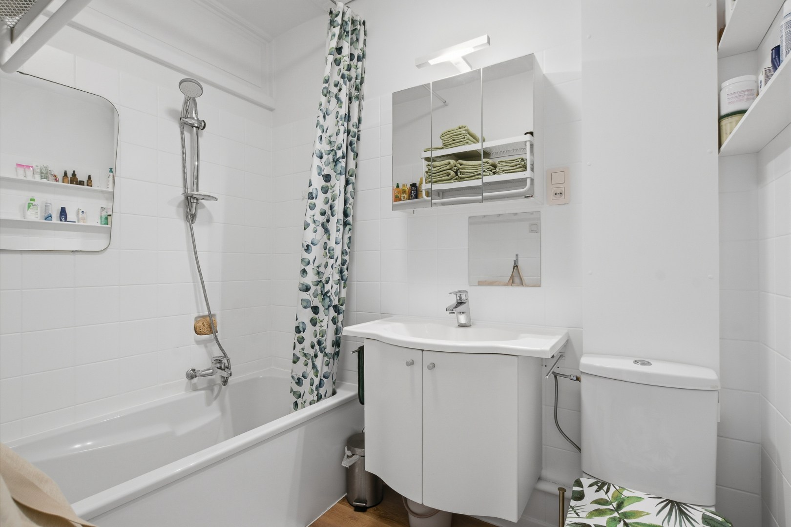 Gerenoveerde bel-etagewoning met garage, tuin en 3 slaapkamers te Blankenberge! 