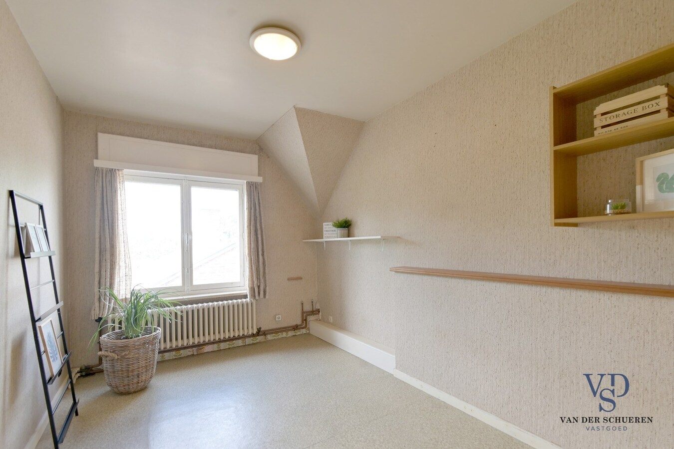 Ruim landhuis met tal van mogelijkheden. 