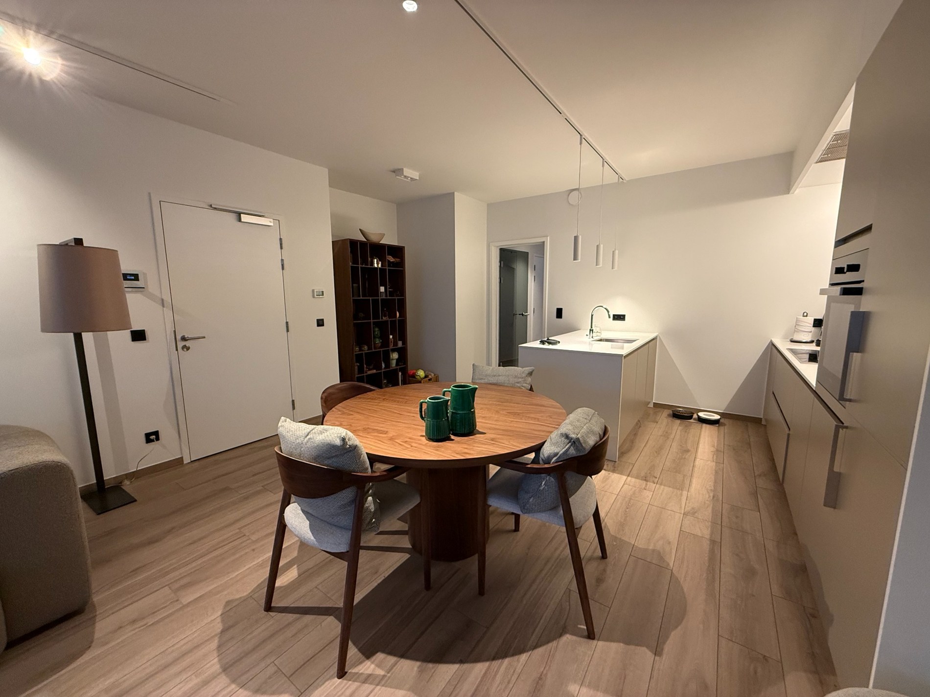 RESIDENTIE WATERVLIET - Gelijkvloers - Energiezuinig nieuwbouwproject met een hoogwaardige afwerkingen gelegen in het centrum van Knokke, nabij de Winkelstraten en op enkele meters van het strand. 