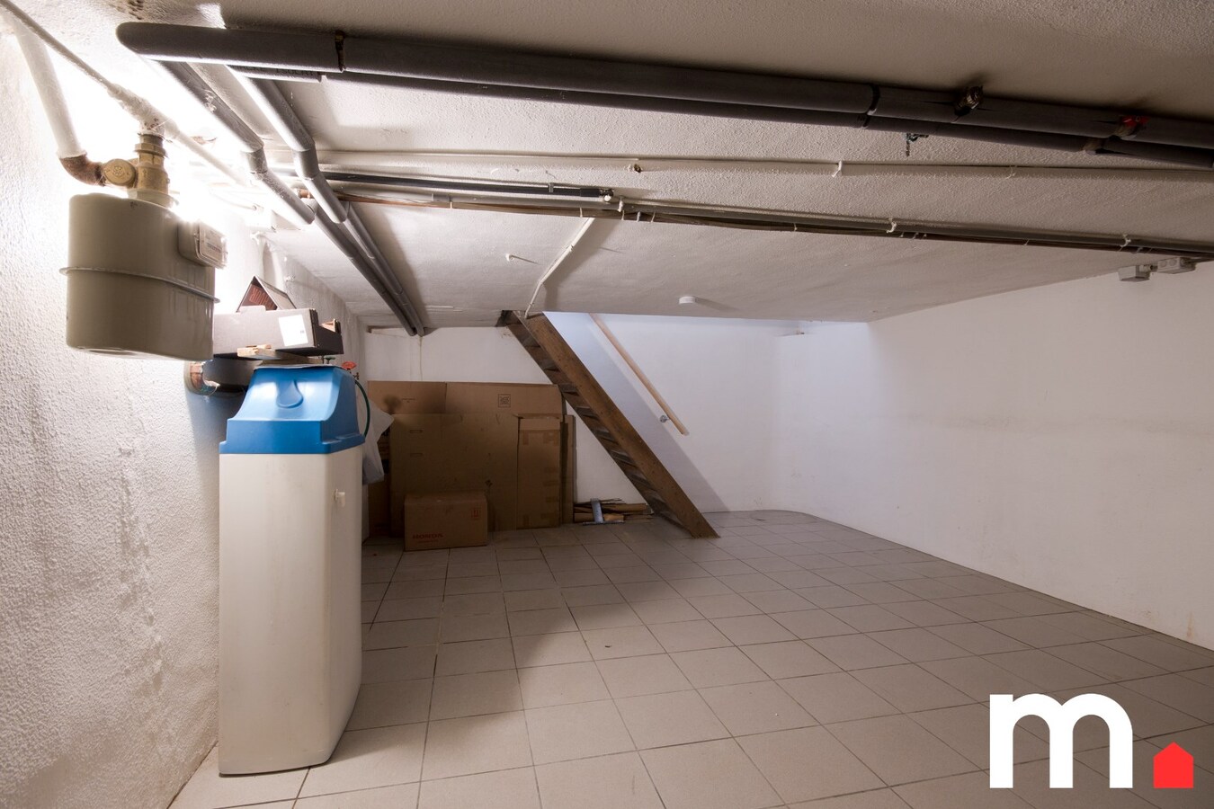 Multifunctioneel bedrijfsgebouw (Showroom + Atelier + Woning) op toplocatie te Rekkem ! 