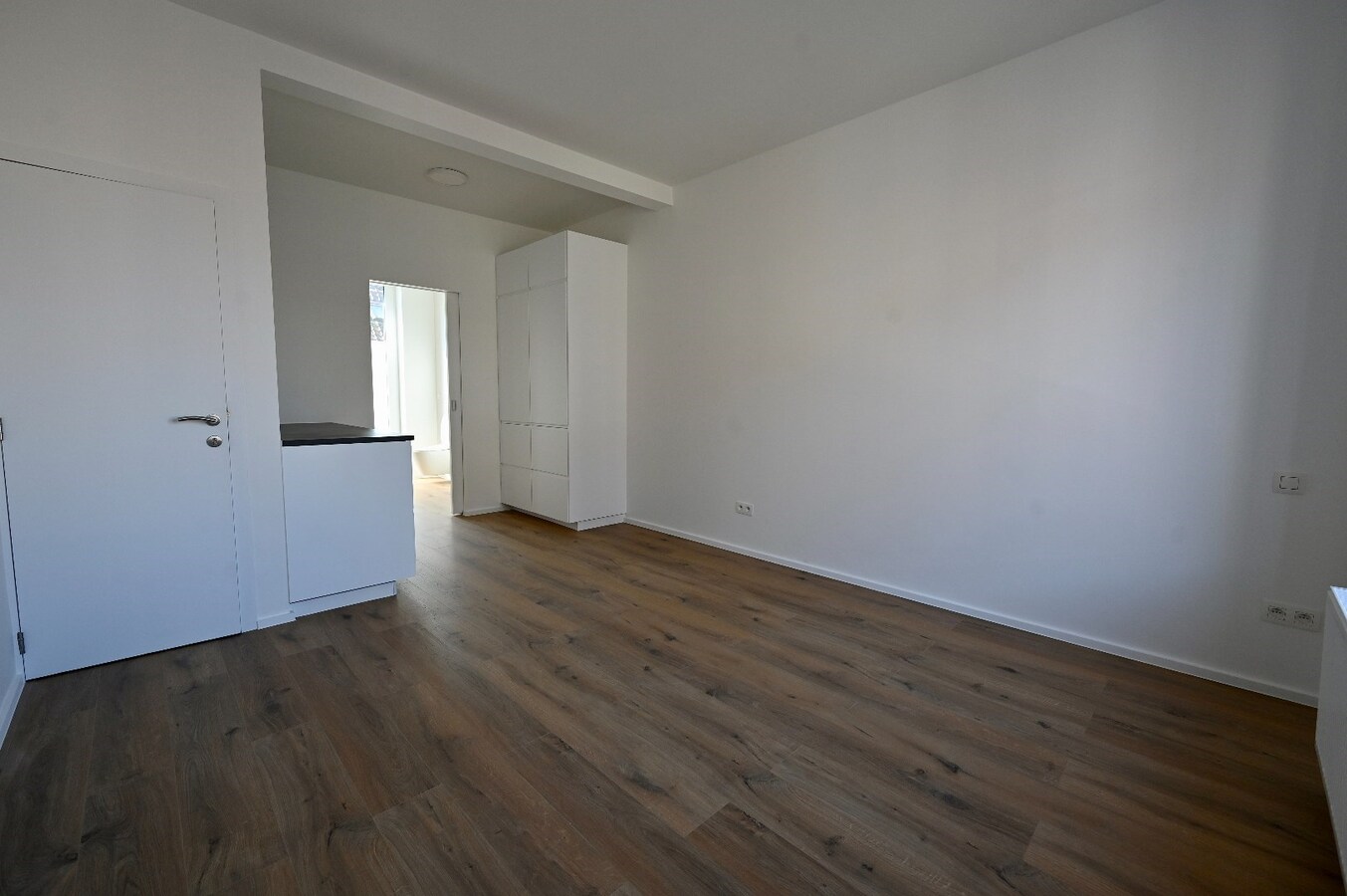 MAGNIFIEK GERENOVEERDE 3SLAAPKAMER WOONST 