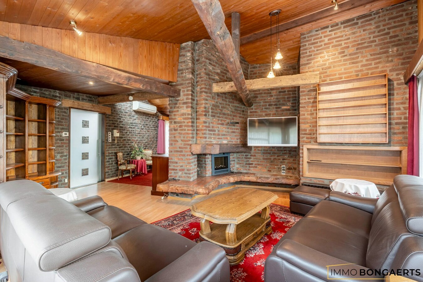 Ruime woning met vier slaapkamers 